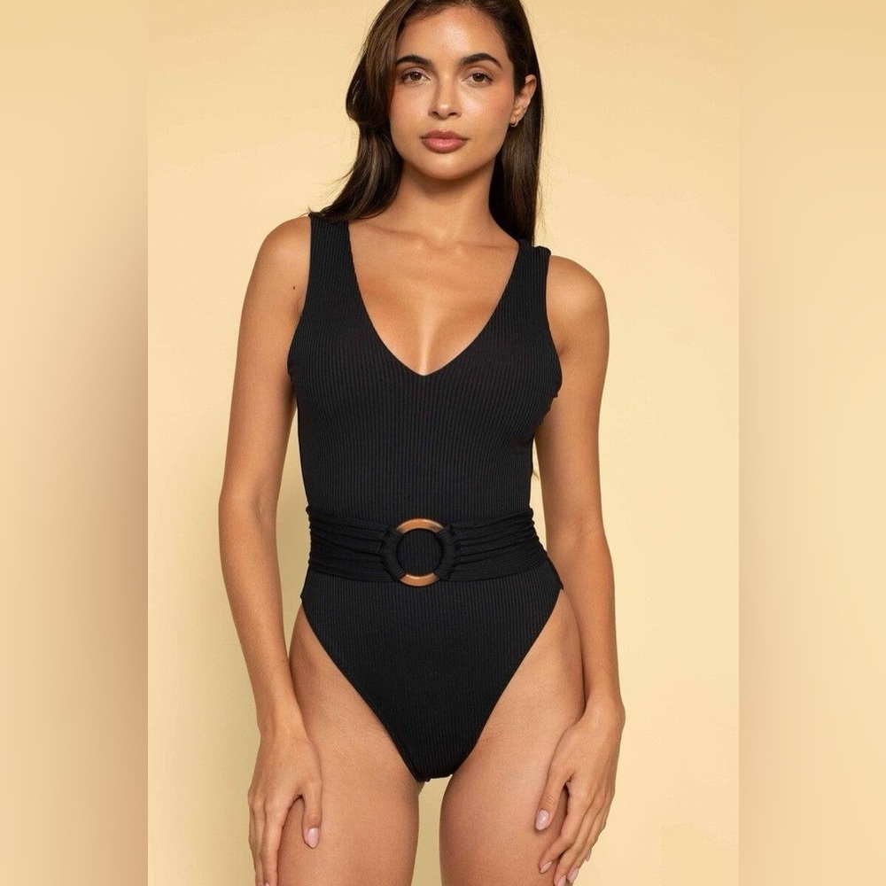 Montce Black Rib Kim One-Piece Medium B2467